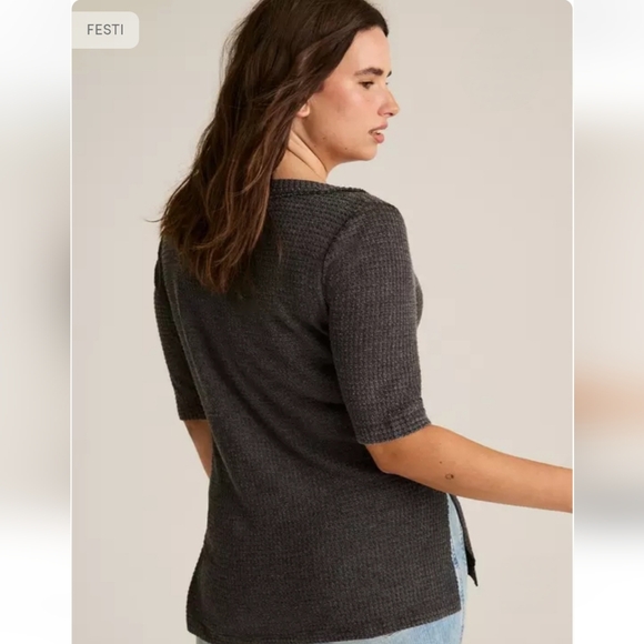 💥Sale💥NWOT Torrid's Festi Relaxed Henley - Picture 3 of 4